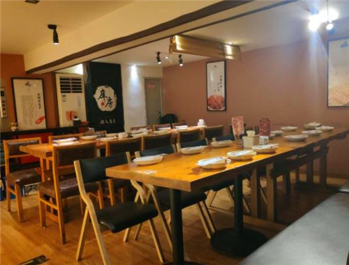 虾匠手抓小龙虾